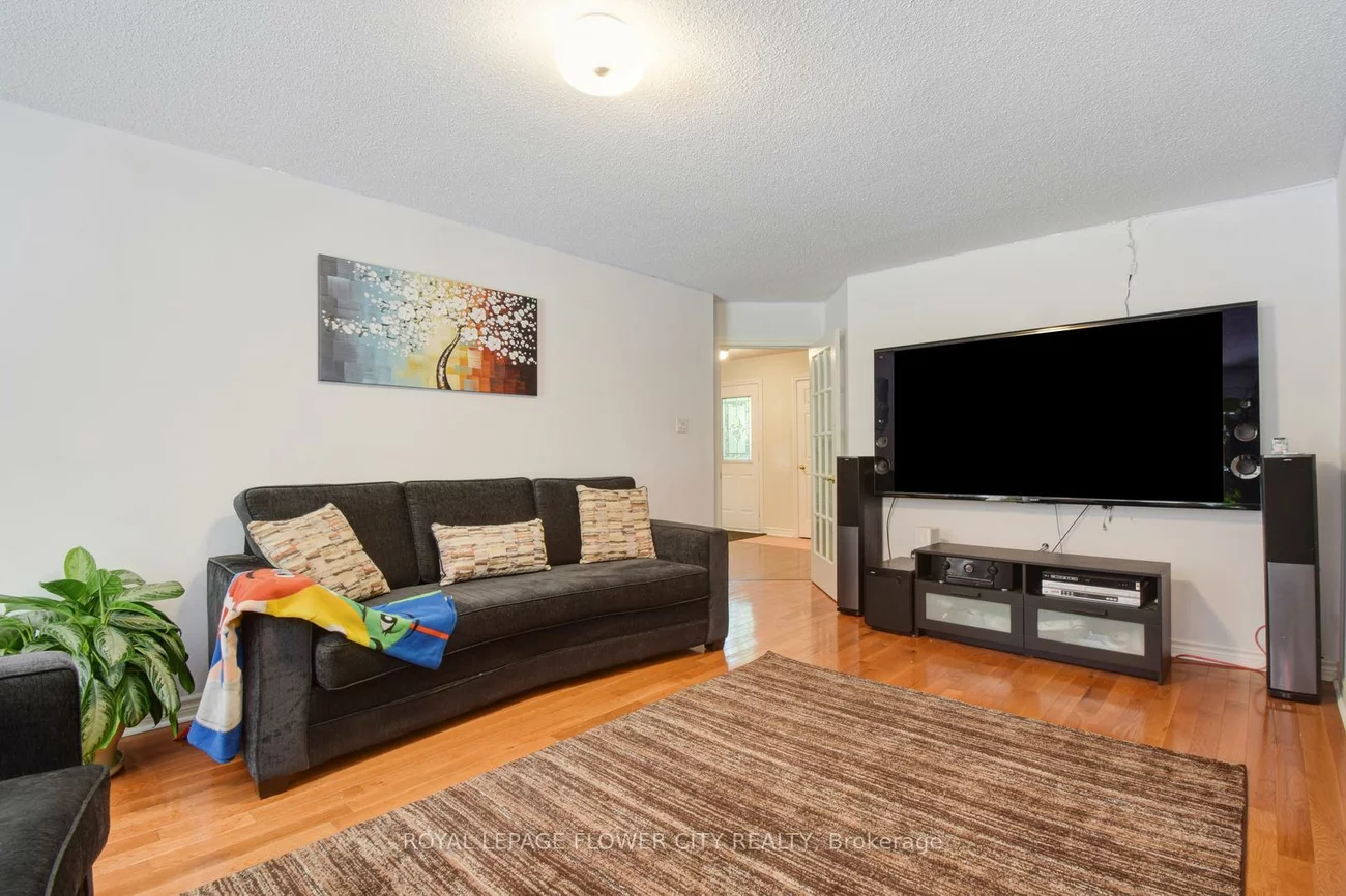 6052, St. Ives, East Credit, Mississauga