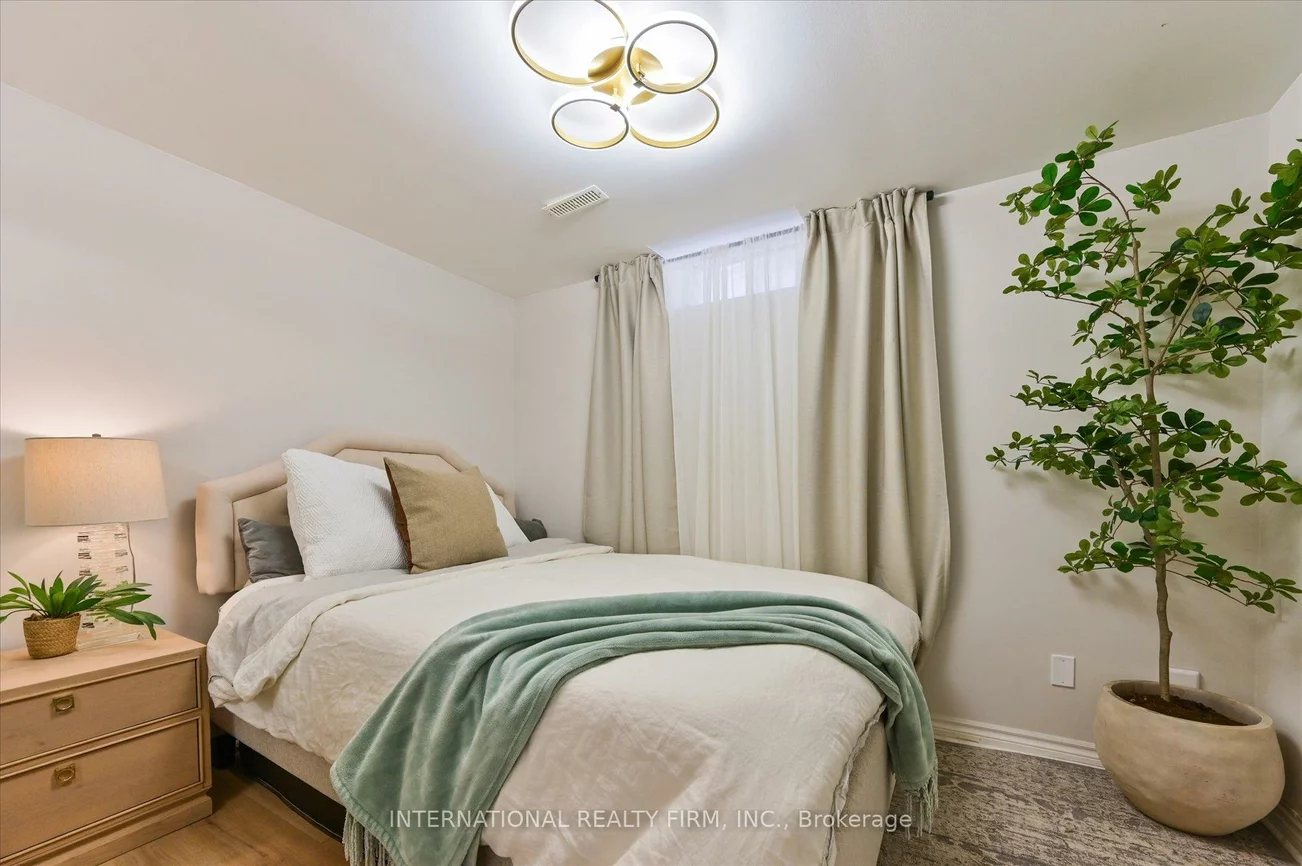 7337, Sandhurst, Lisgar, Mississauga