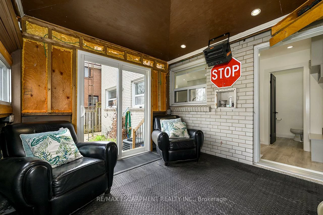 3726, Holden, Mississauga Valleys, Mississauga