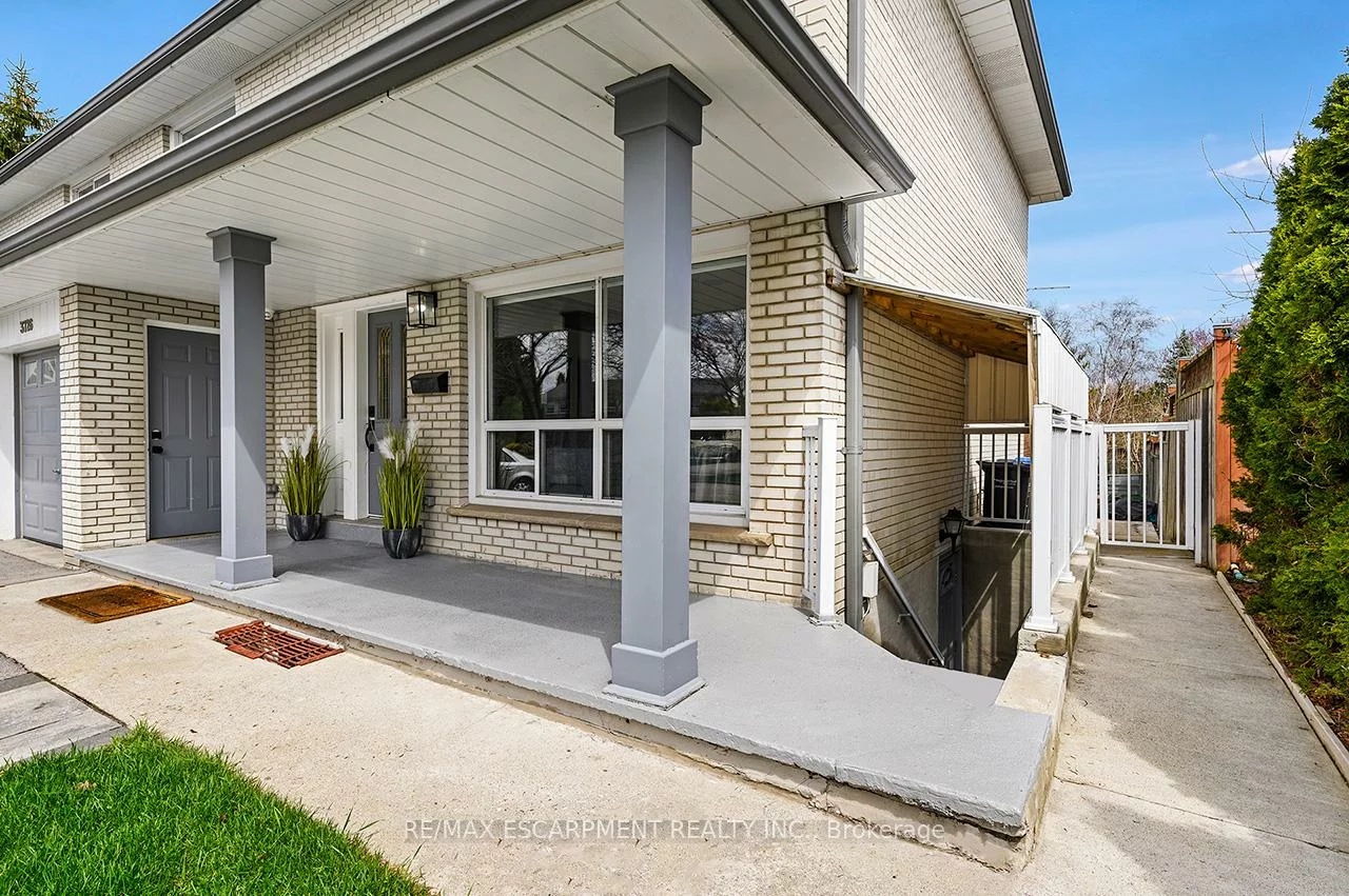 3726, Holden, Mississauga Valleys, Mississauga