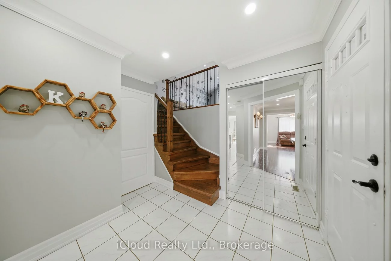 7389, Sandhurst, Lisgar, Mississauga