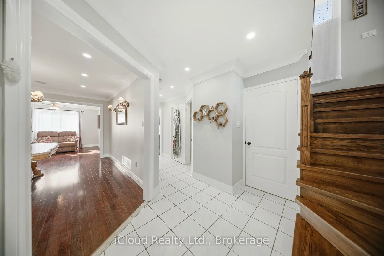 7389, Sandhurst, Lisgar, Mississauga