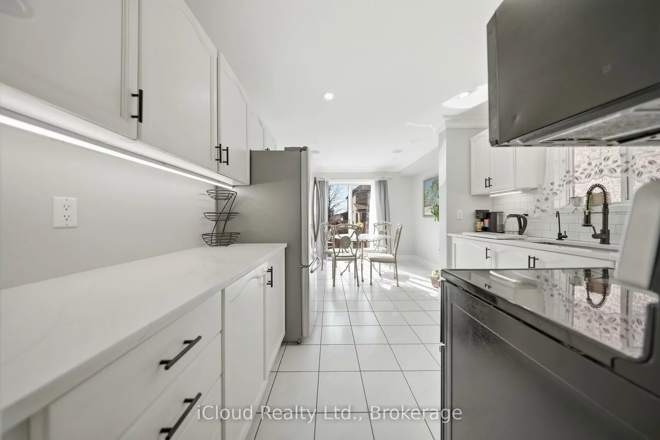 7389, Sandhurst, Lisgar, Mississauga