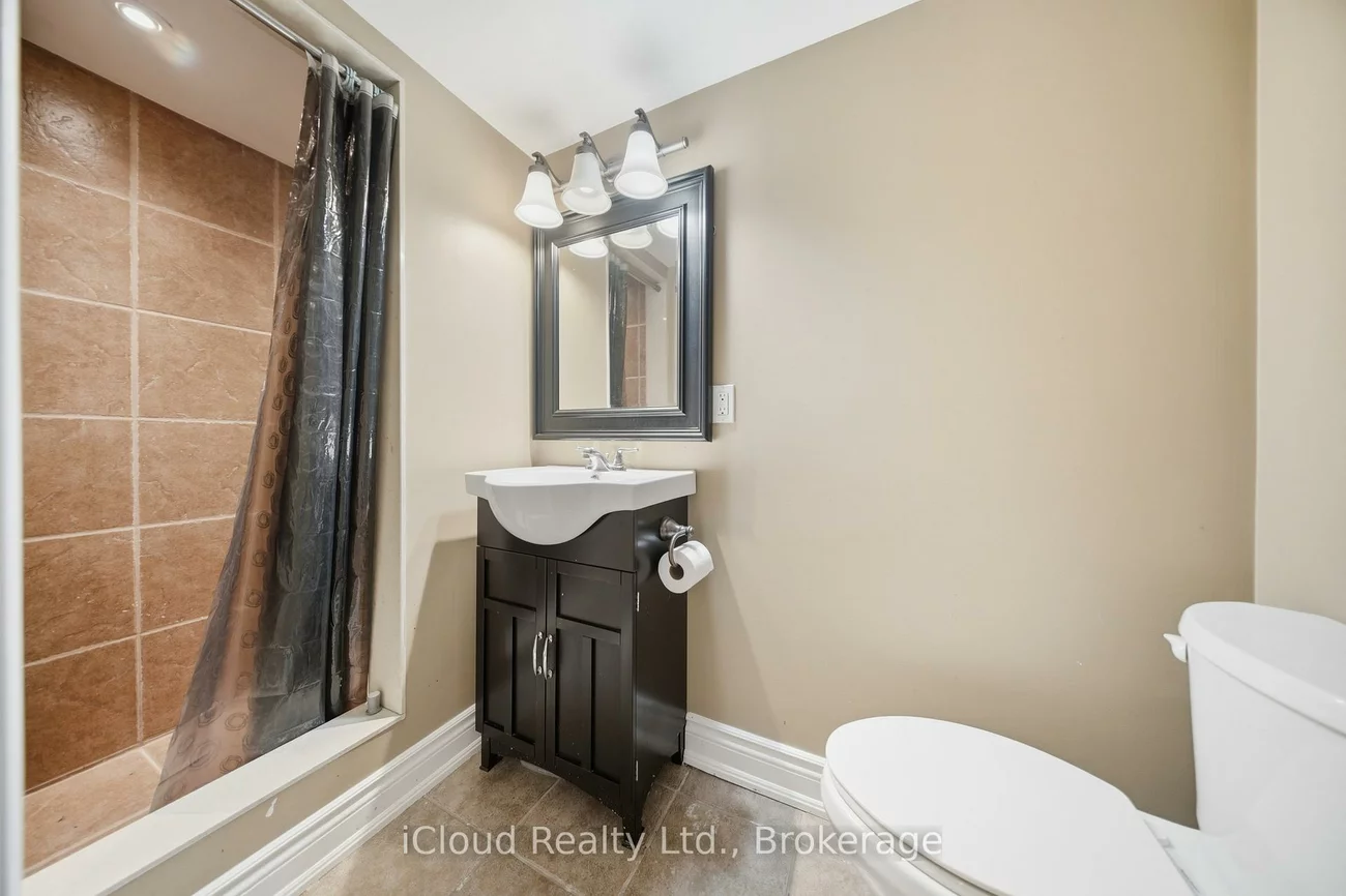7389, Sandhurst, Lisgar, Mississauga