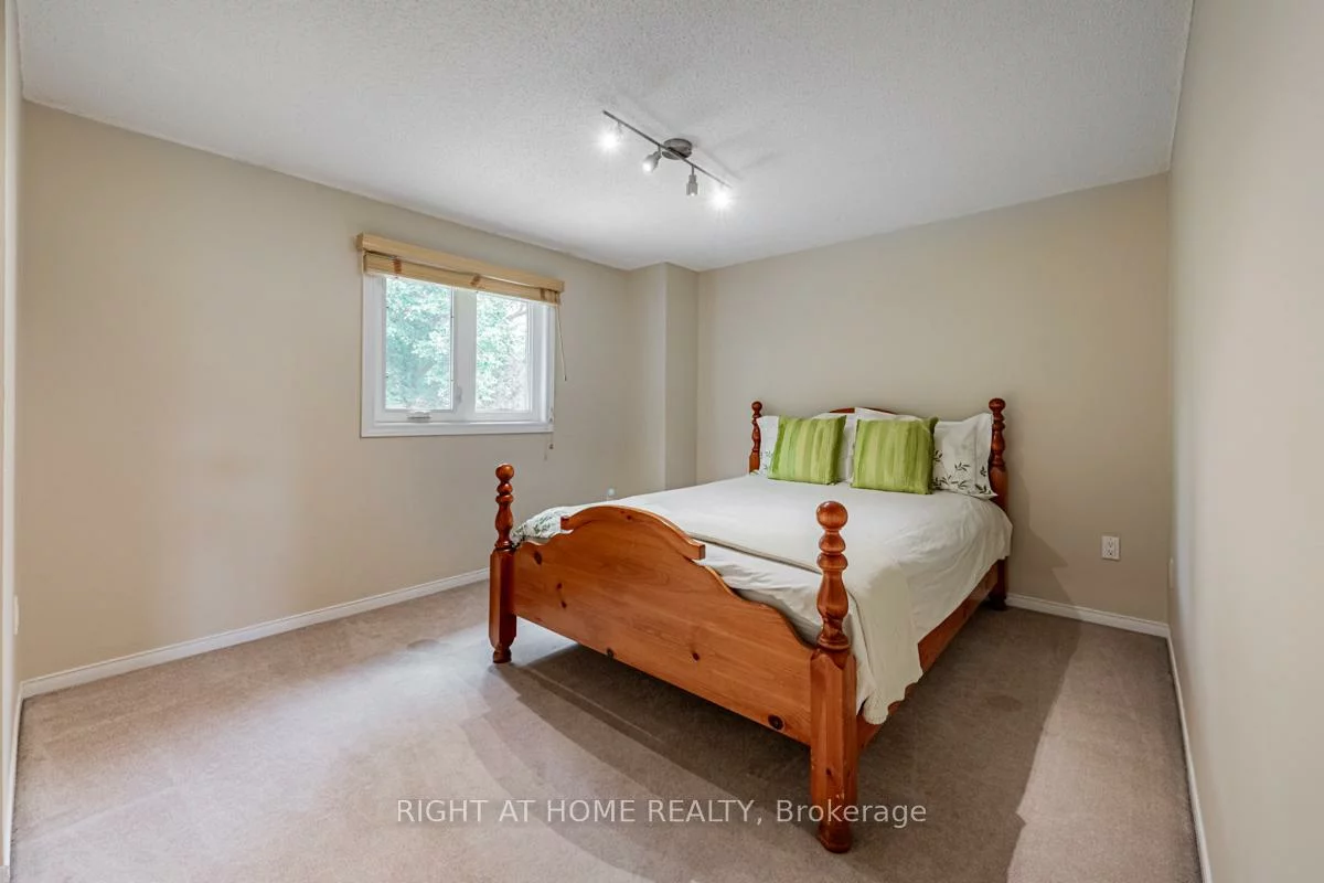 3655, Loyalist, Erin Mills, Mississauga