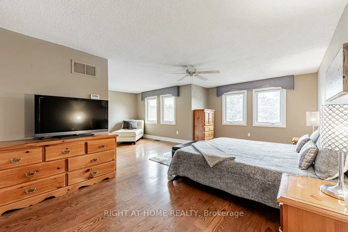 3655, Loyalist, Erin Mills, Mississauga