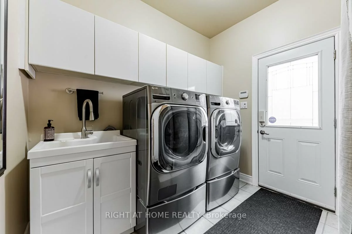 3655, Loyalist, Erin Mills, Mississauga