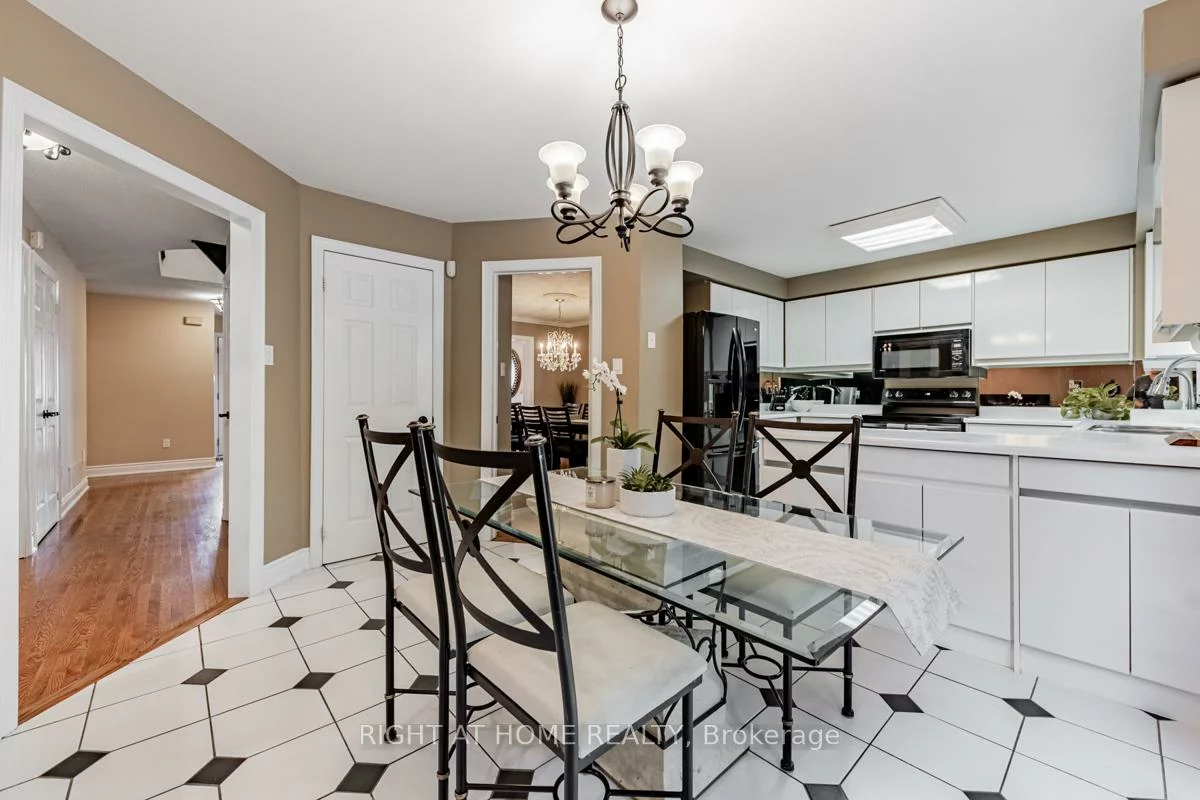3655, Loyalist, Erin Mills, Mississauga