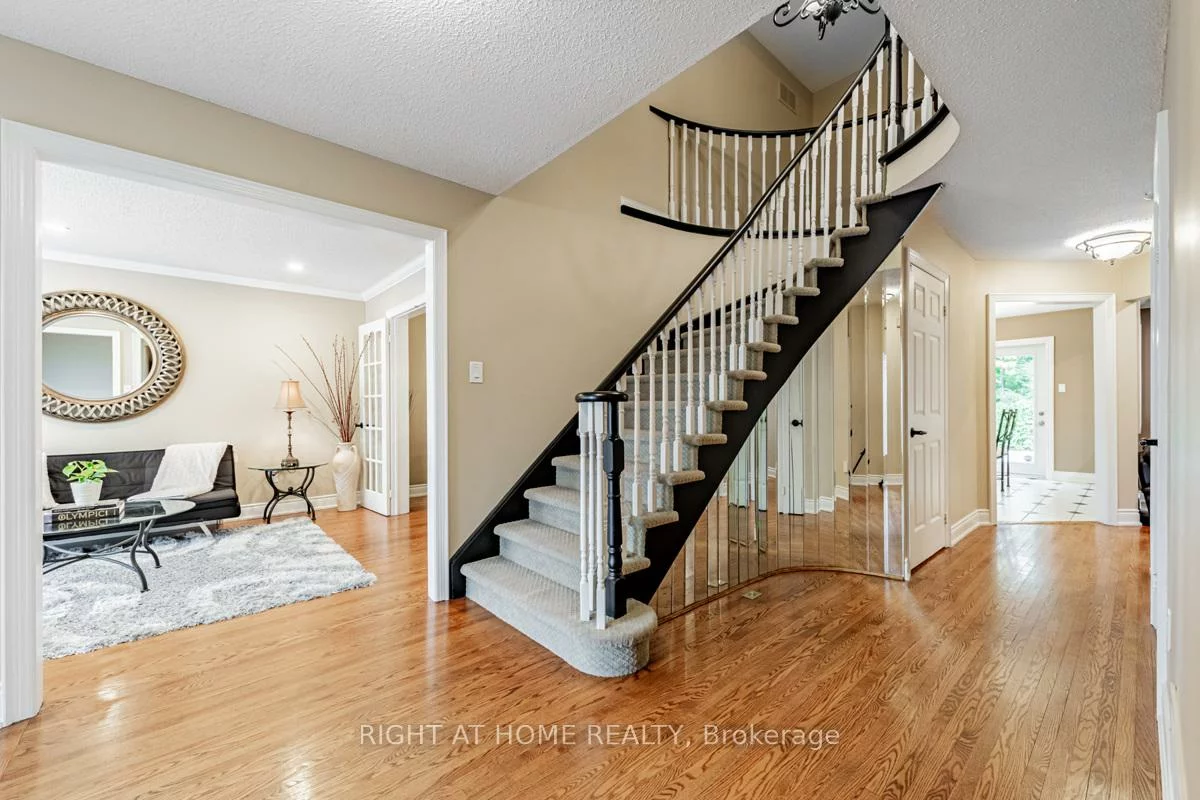 3655, Loyalist, Erin Mills, Mississauga