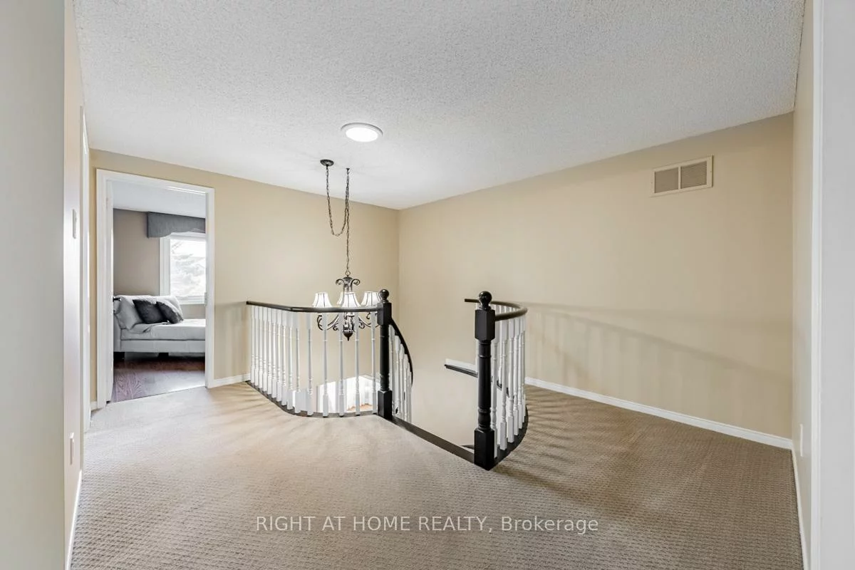 3655, Loyalist, Erin Mills, Mississauga