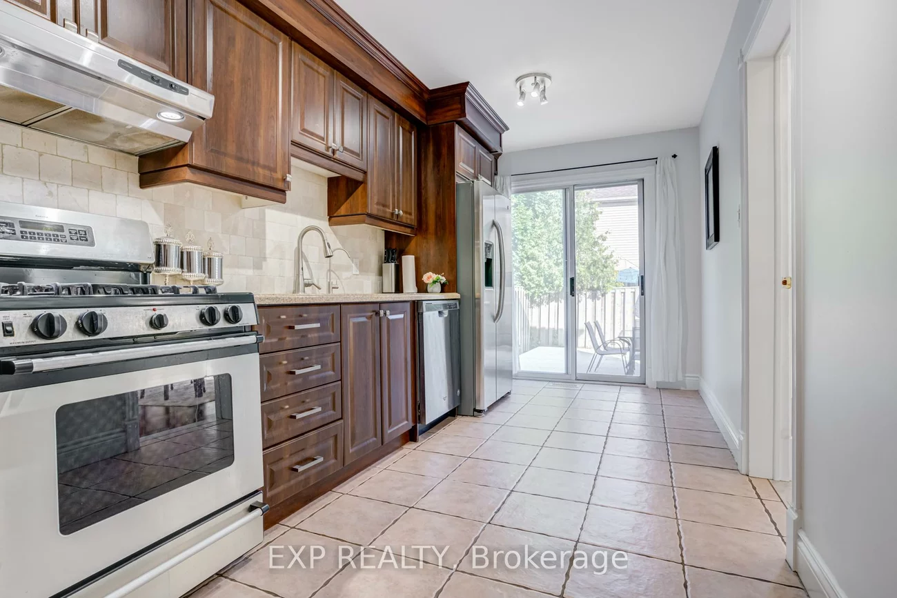 3283, Bobwhite, Lisgar, Mississauga