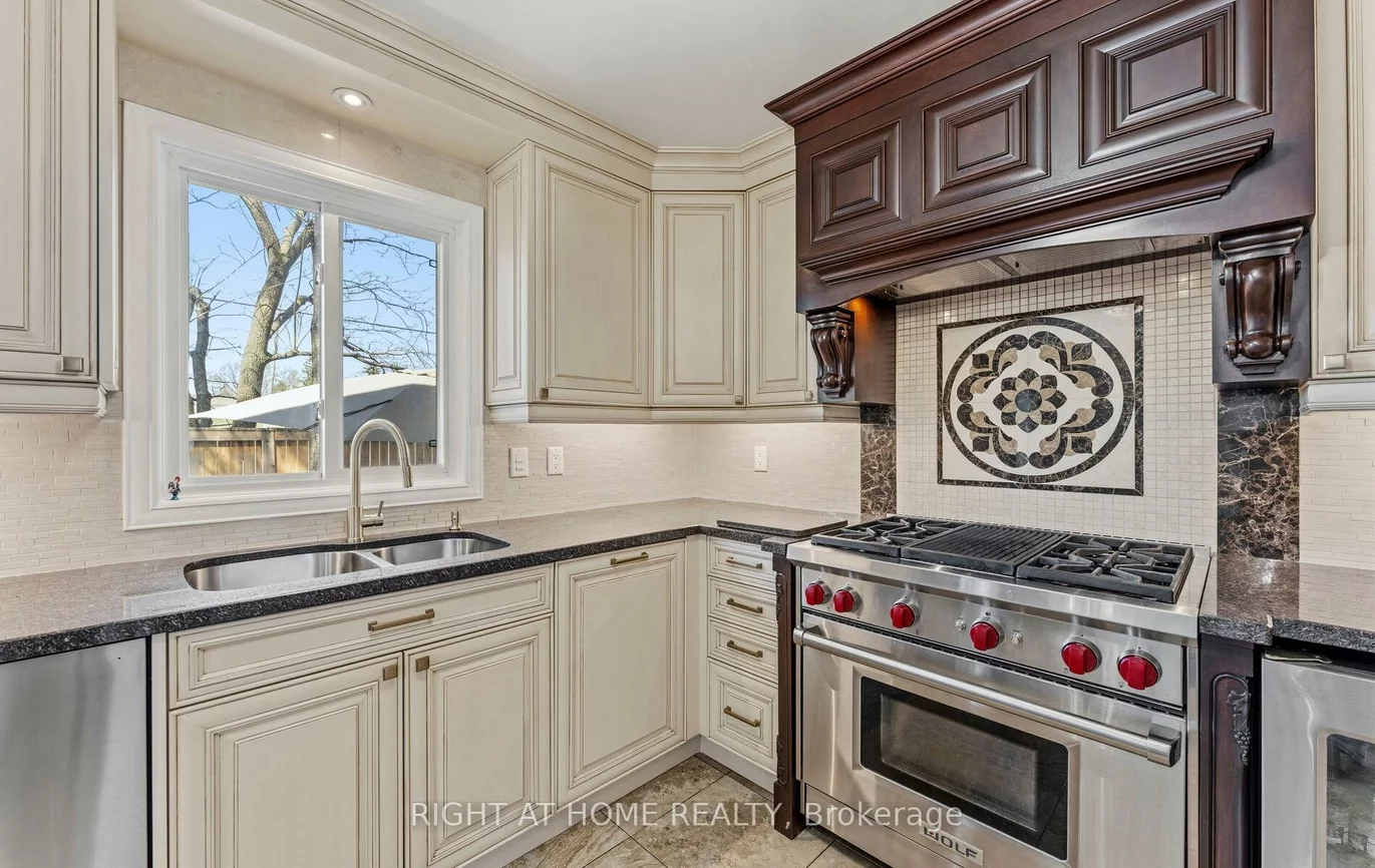 1665, Asgard, Lakeview, Mississauga