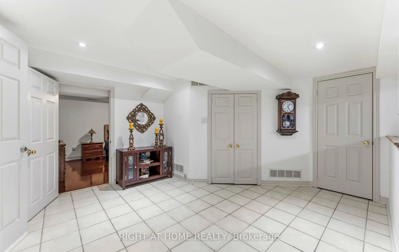 1665, Asgard, Lakeview, Mississauga