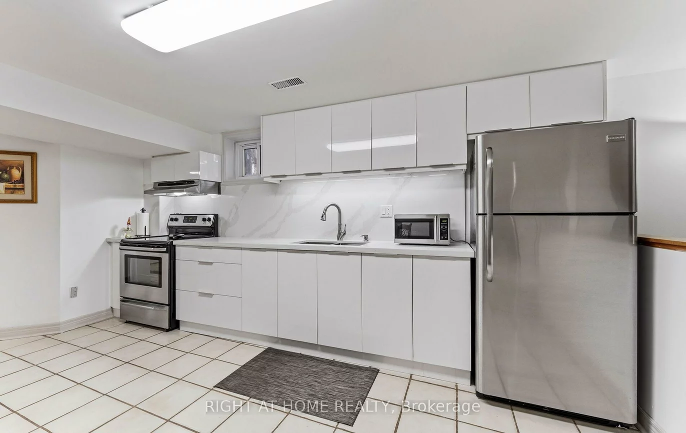 1665, Asgard, Lakeview, Mississauga