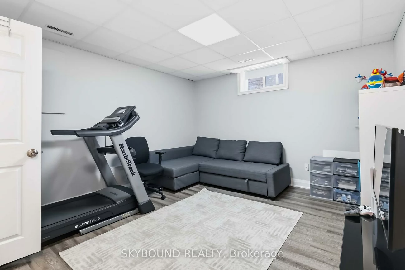 2711, Spruce Needle, Erin Mills, Mississauga