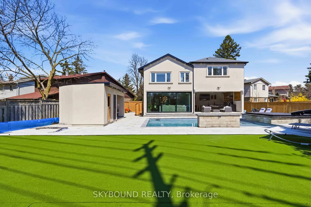 2711, Spruce Needle, Erin Mills, Mississauga