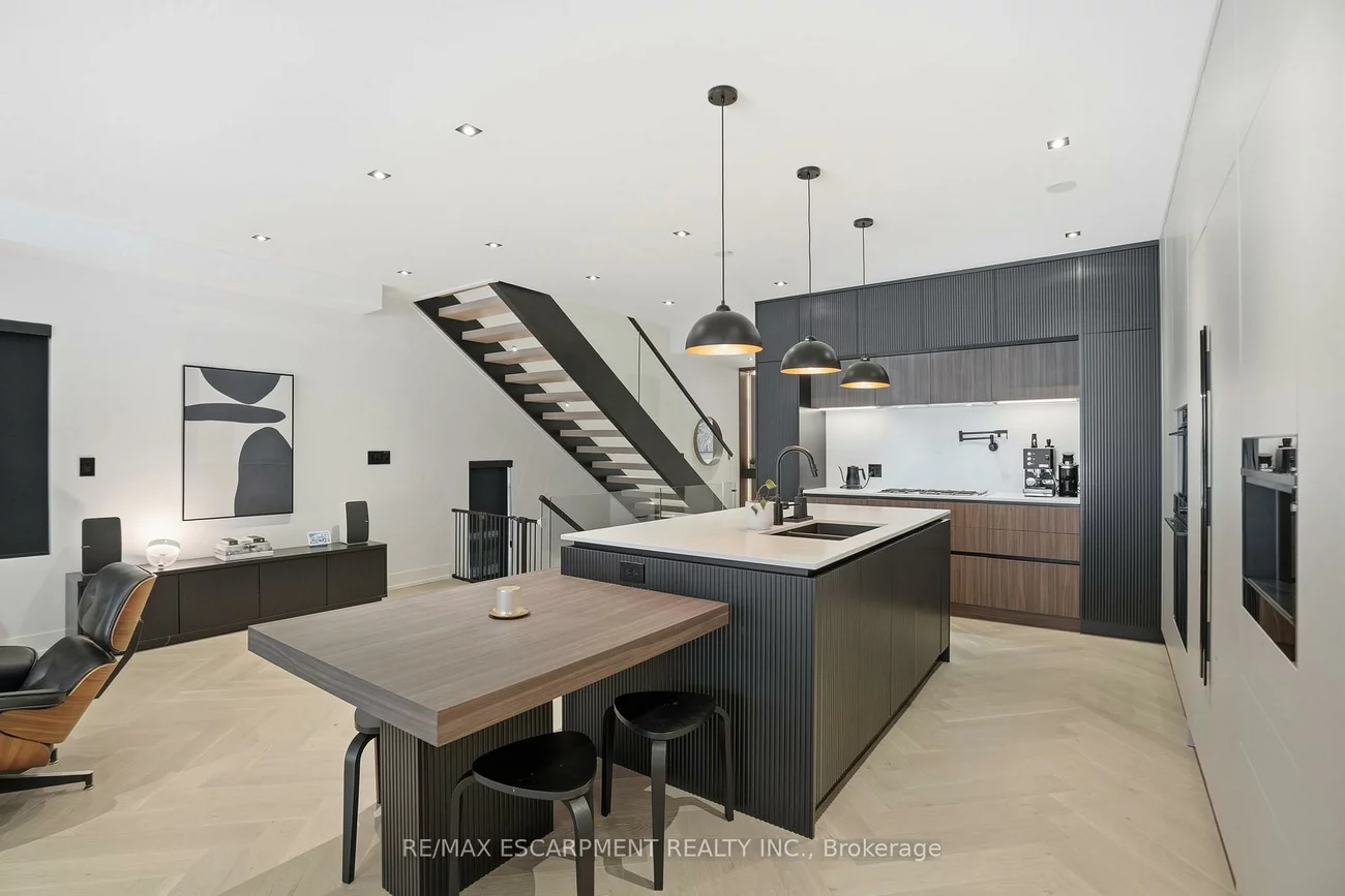 20B, Broadview, Port Credit, Mississauga