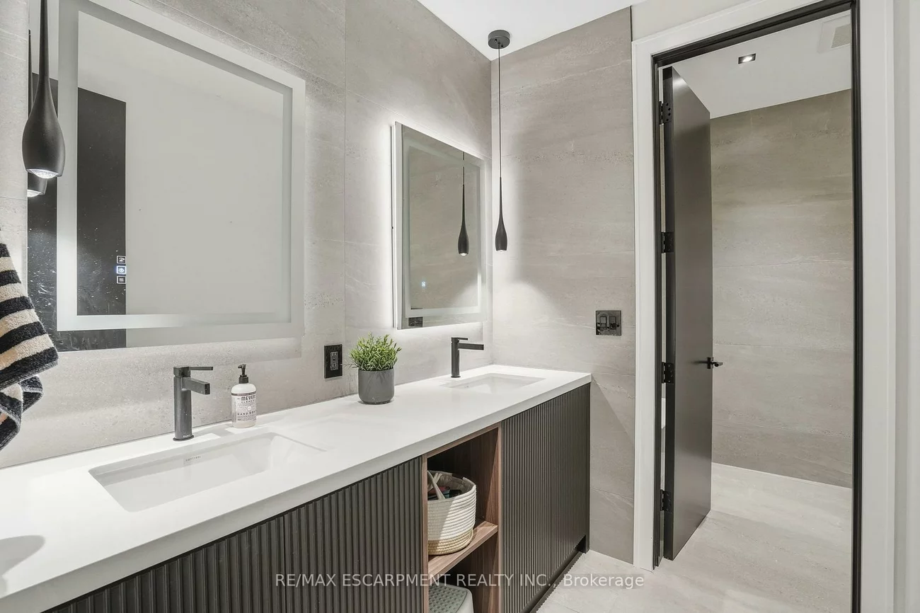 20B, Broadview, Port Credit, Mississauga