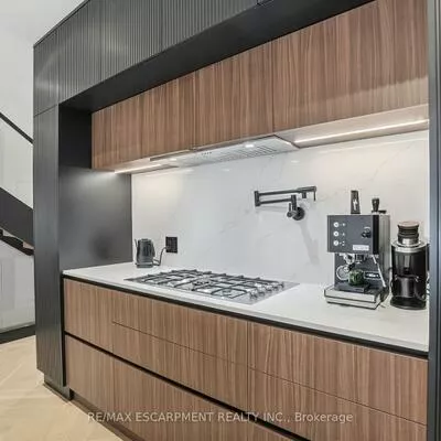 20B, Broadview, Port Credit, Mississauga