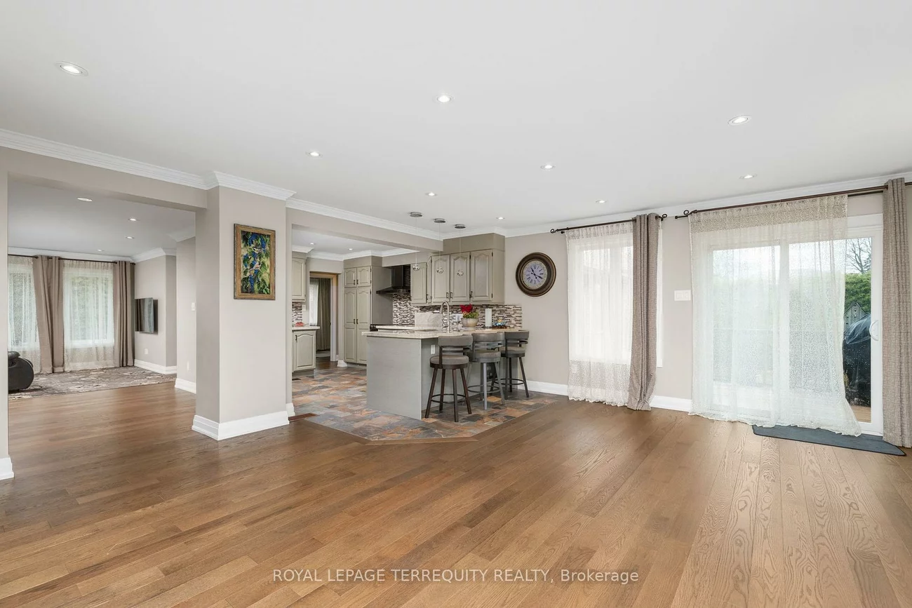 582, Hyacinthe, Mississauga Valleys, Mississauga