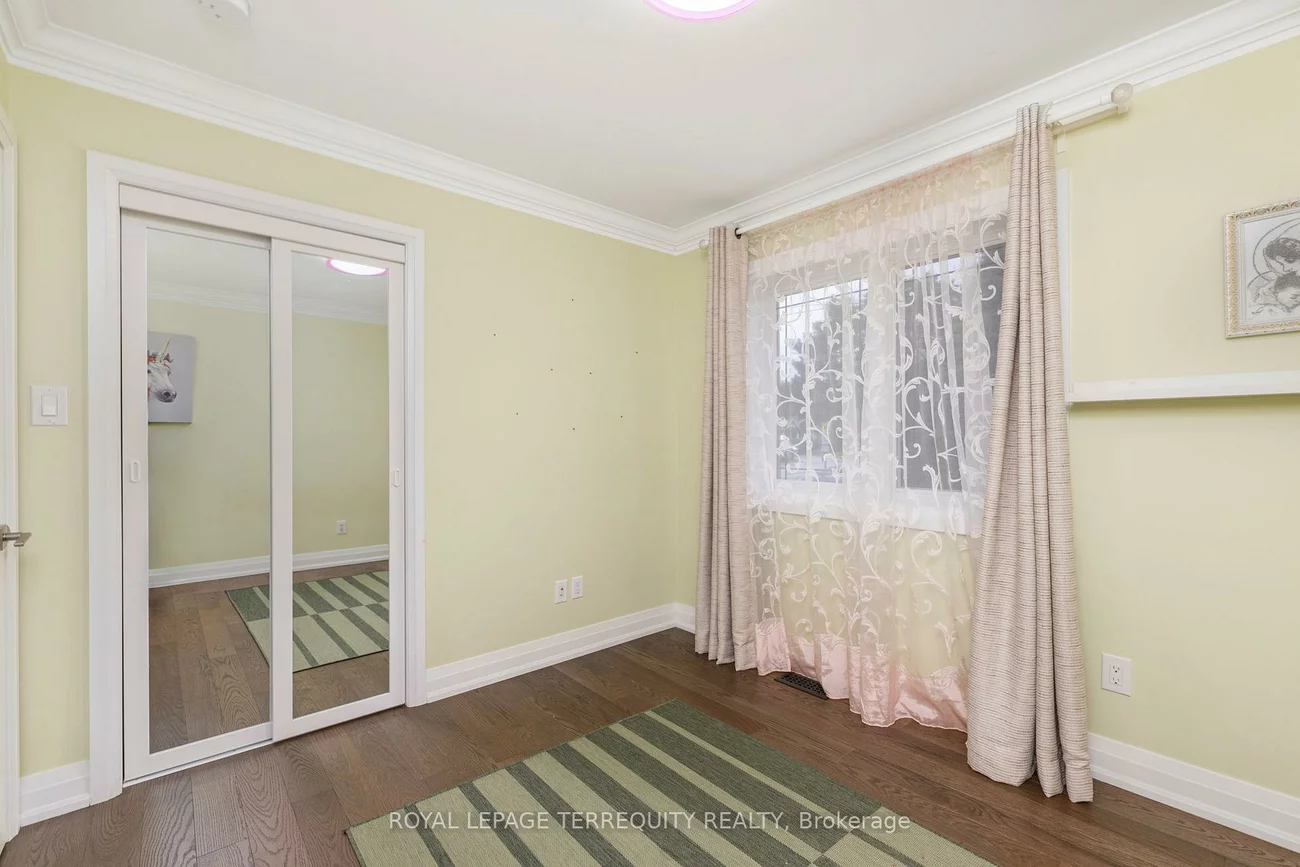 582, Hyacinthe, Mississauga Valleys, Mississauga