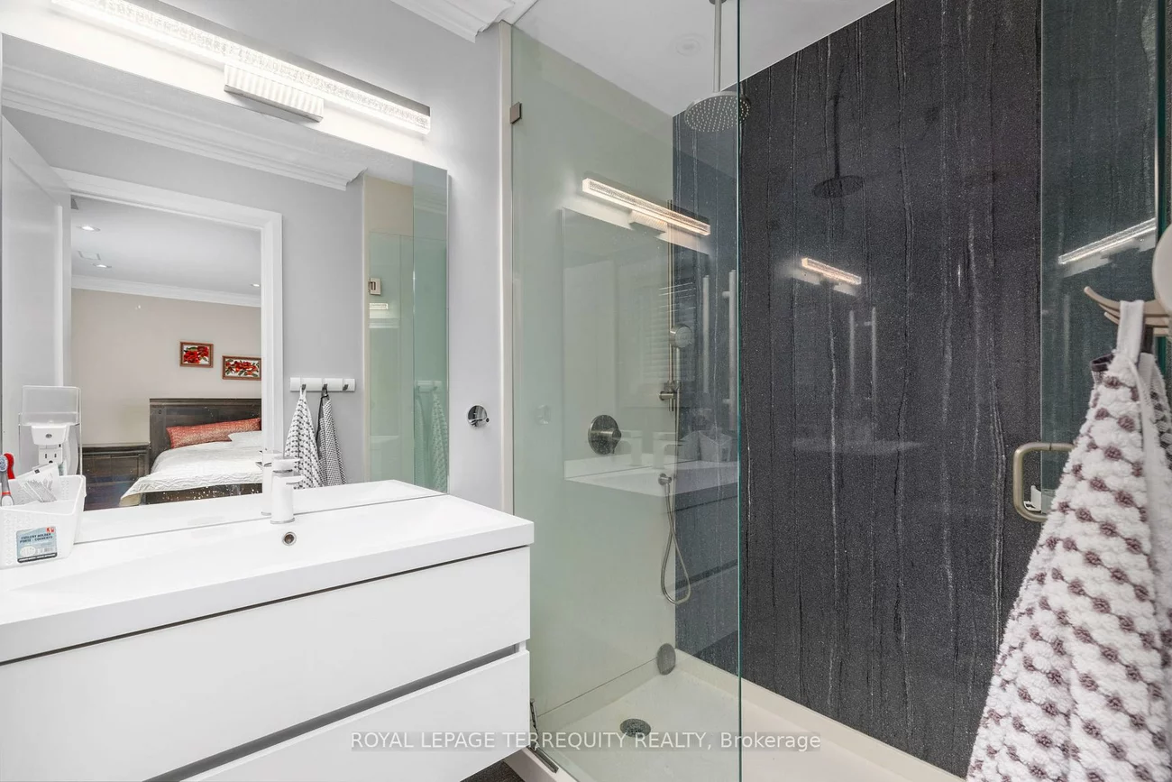 582, Hyacinthe, Mississauga Valleys, Mississauga