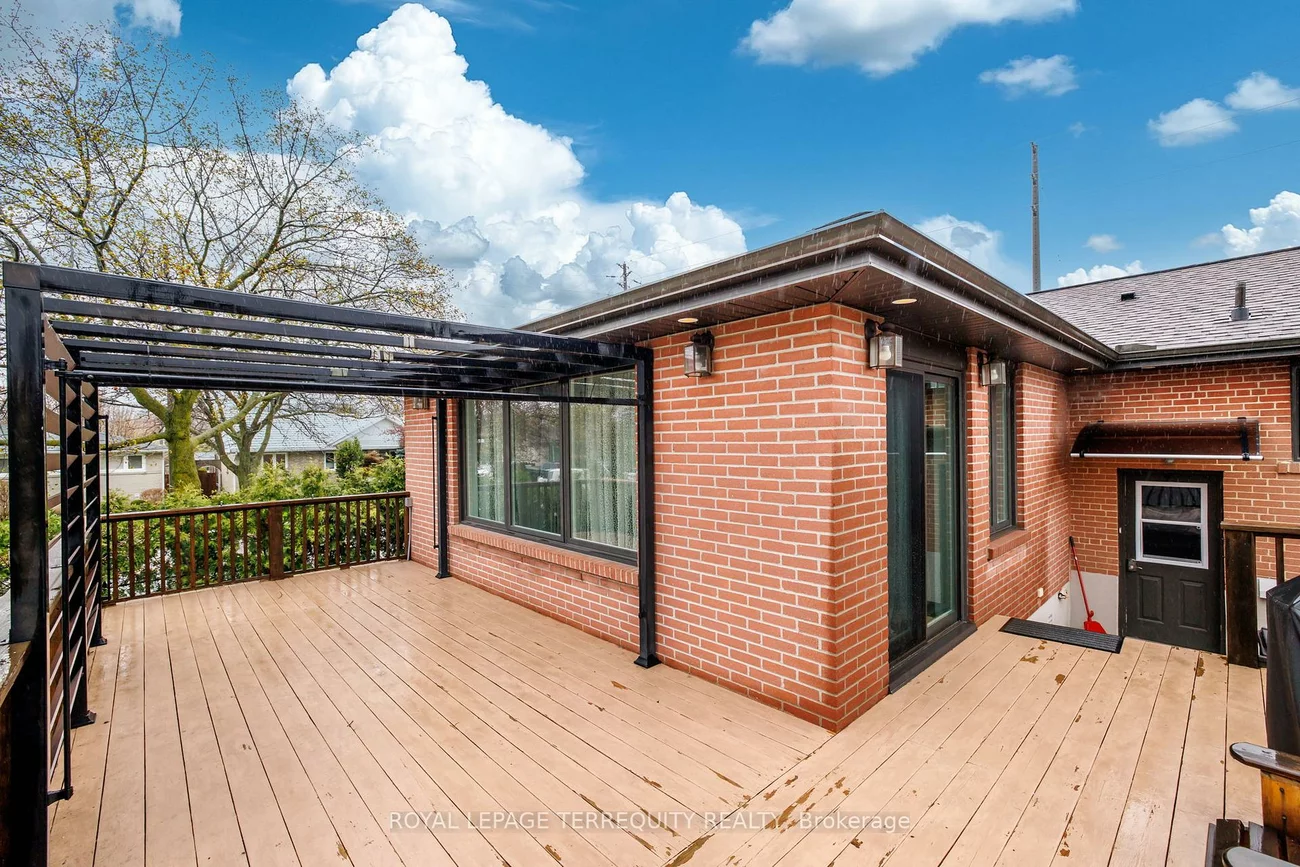 582, Hyacinthe, Mississauga Valleys, Mississauga