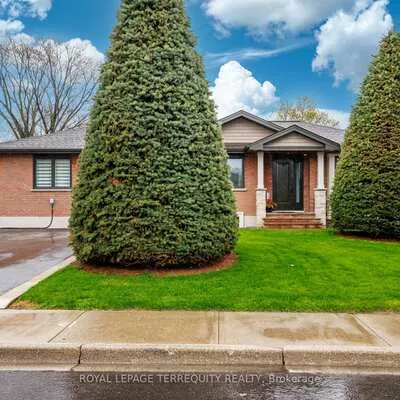 582, Hyacinthe, Mississauga Valleys, Mississauga