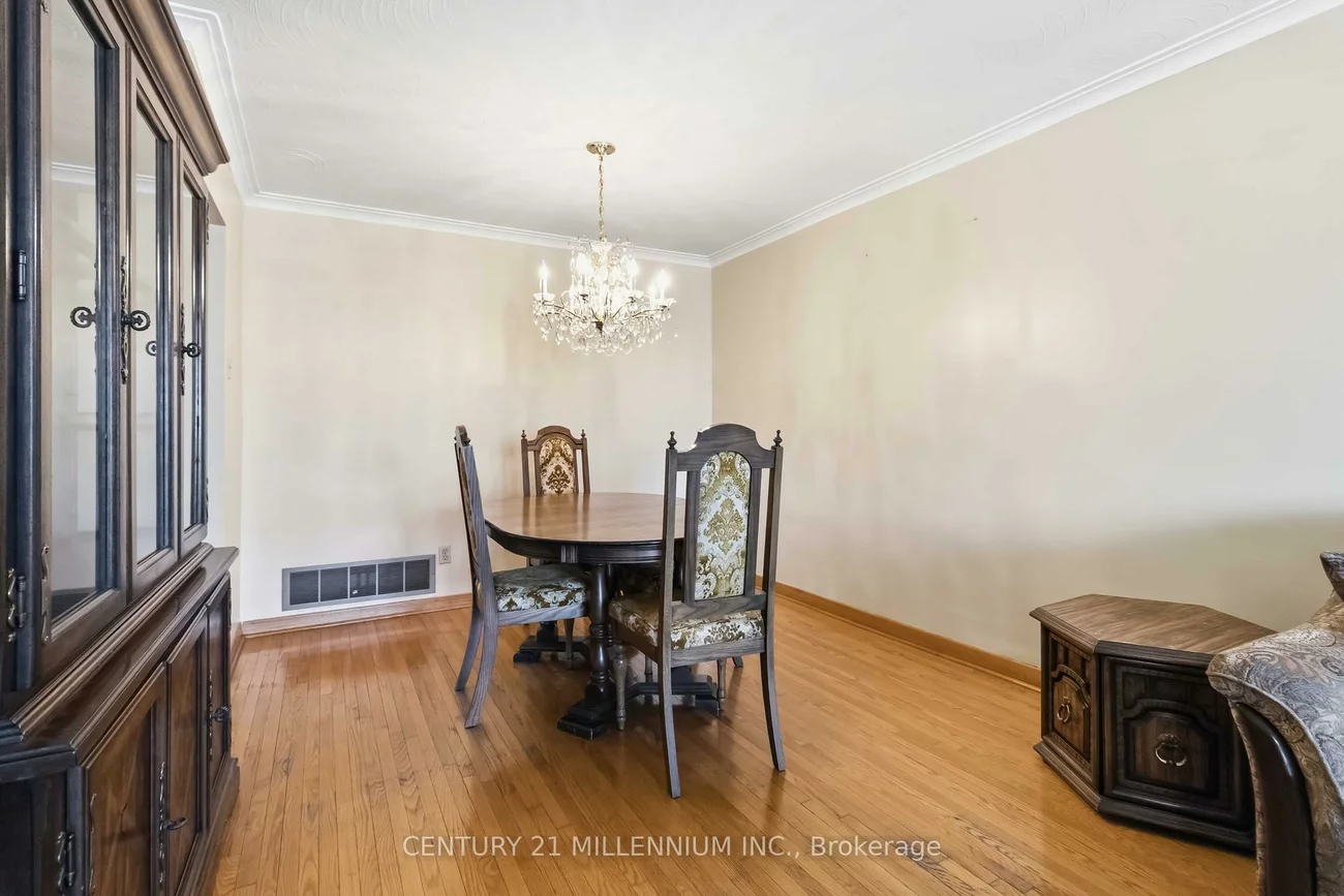 3638, Molly, Mississauga Valleys, Mississauga