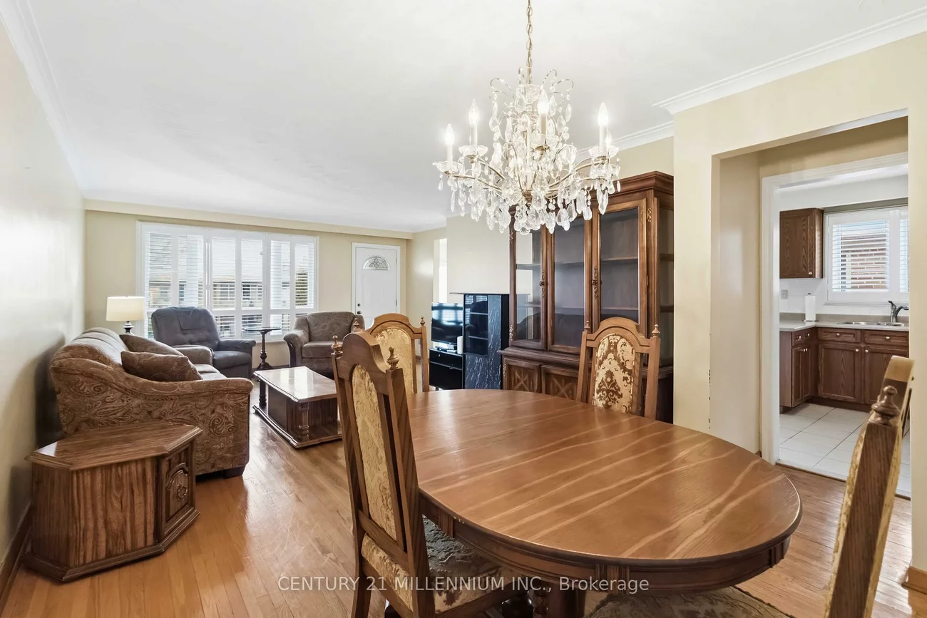 3638, Molly, Mississauga Valleys, Mississauga