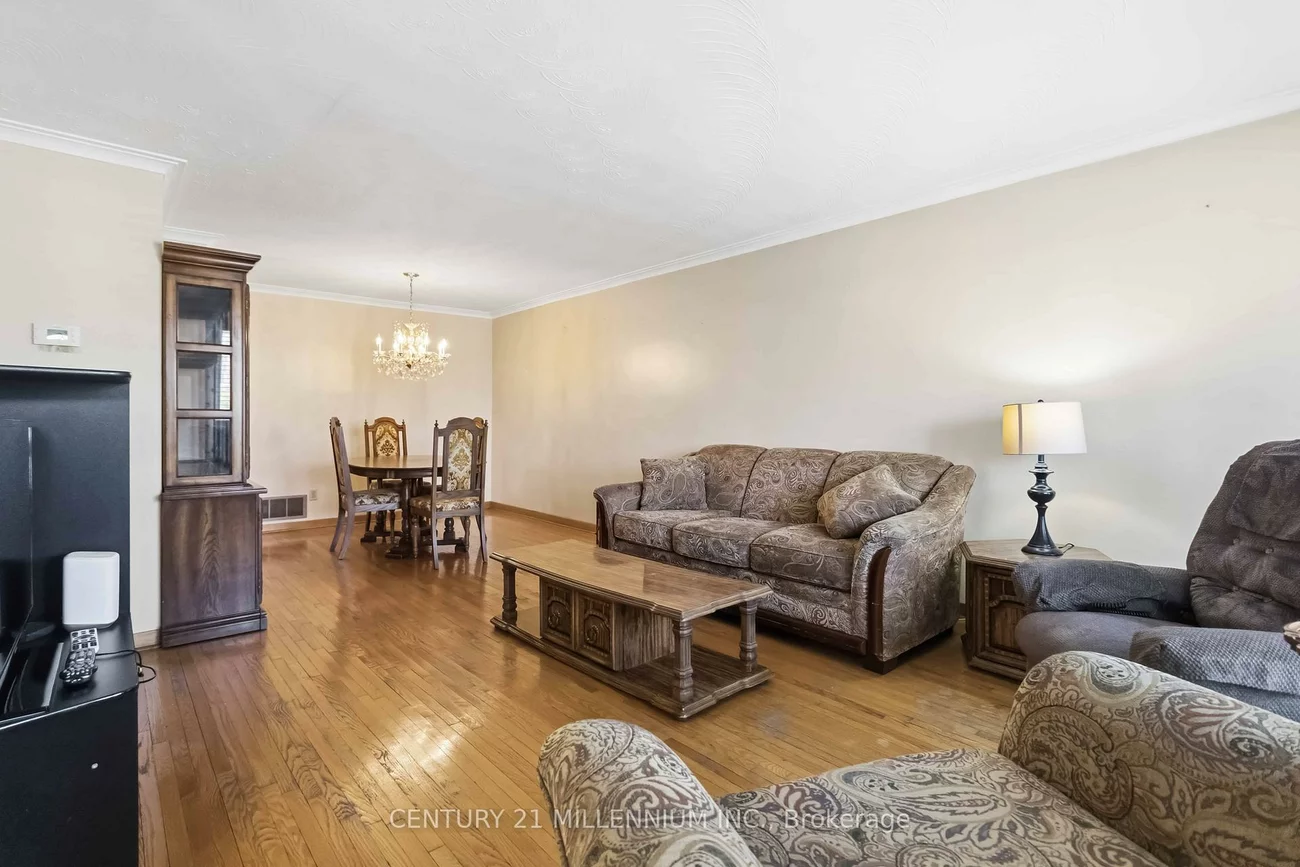 3638, Molly, Mississauga Valleys, Mississauga