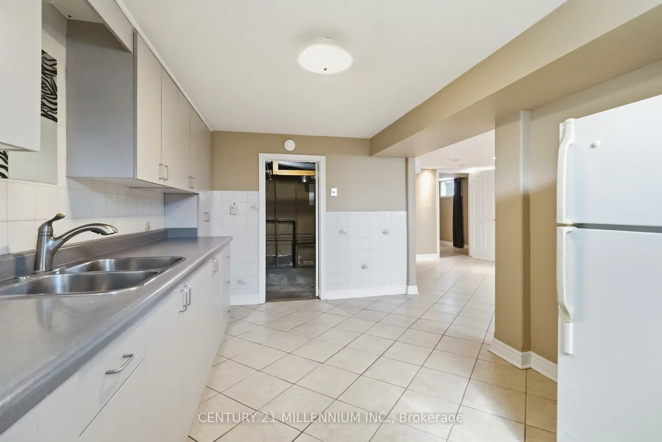 3638, Molly, Mississauga Valleys, Mississauga