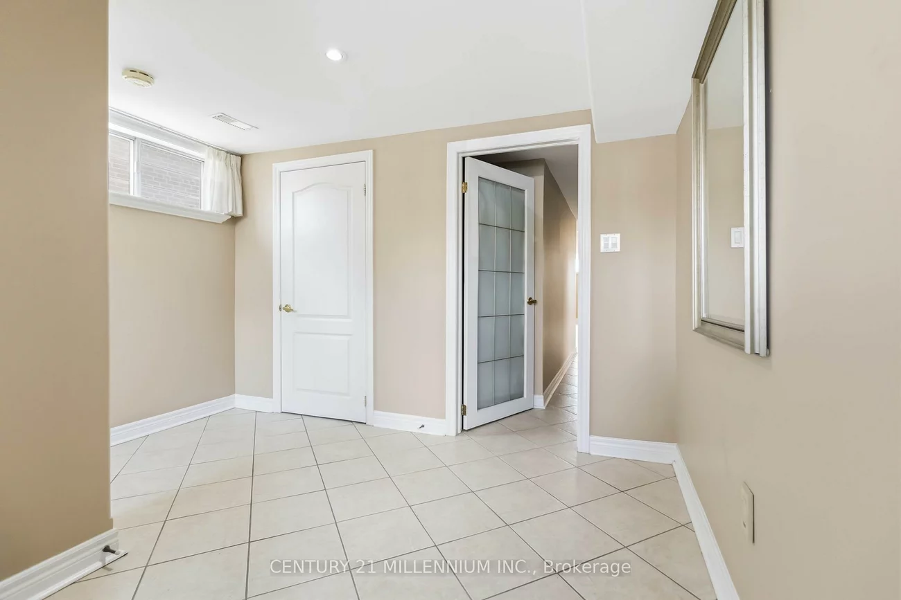 3638, Molly, Mississauga Valleys, Mississauga
