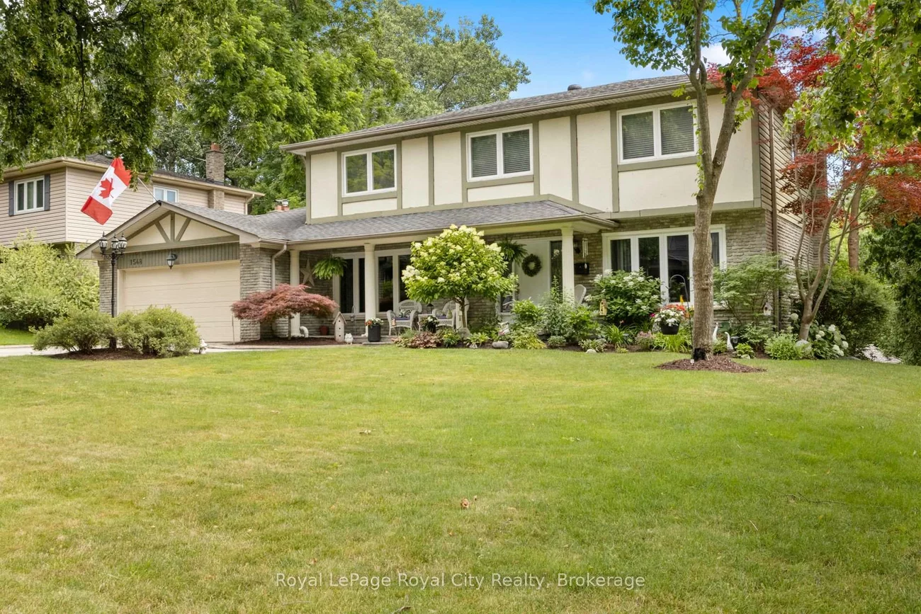1548, Troika, Lorne Park, Mississauga