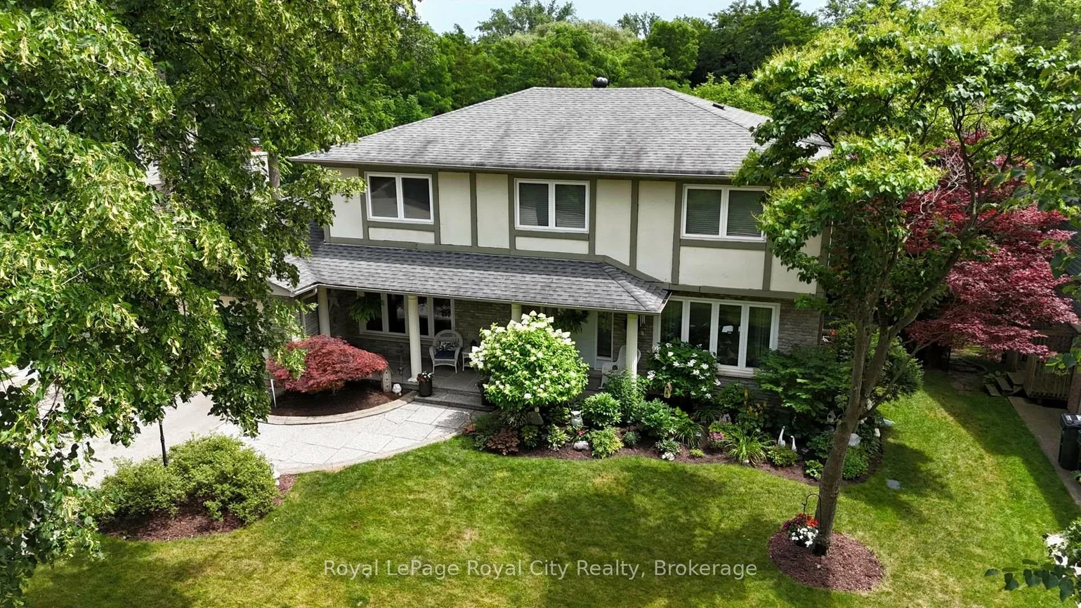 1548, Troika, Lorne Park, Mississauga