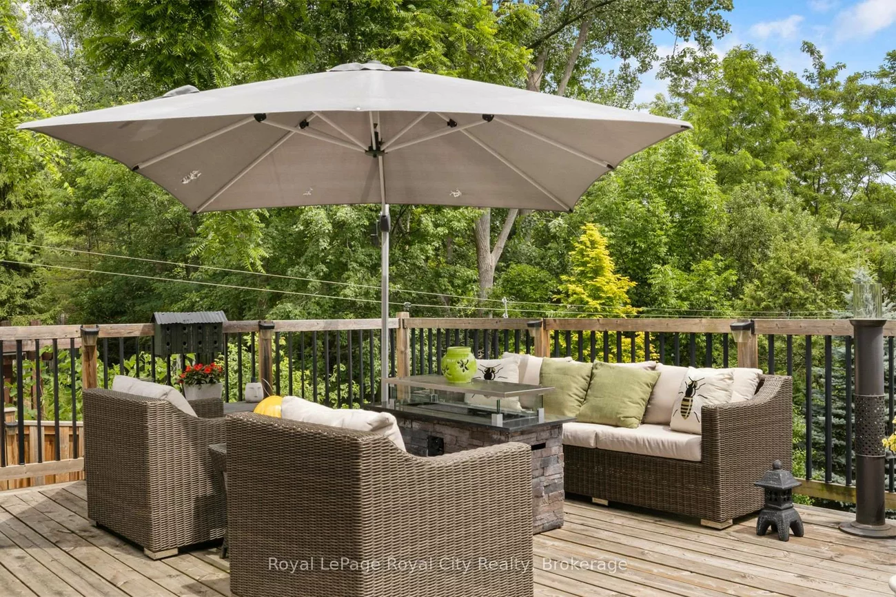 1548, Troika, Lorne Park, Mississauga