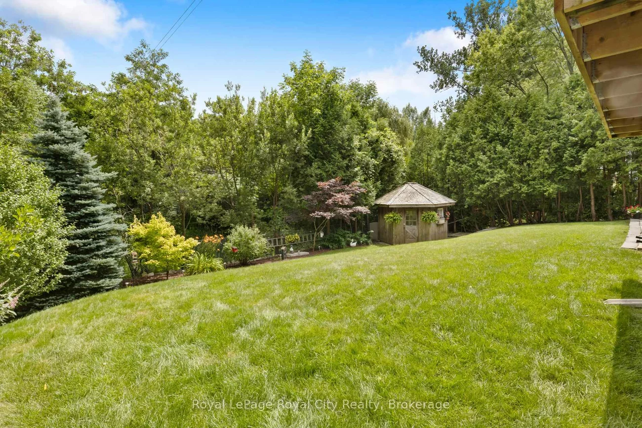 1548, Troika, Lorne Park, Mississauga