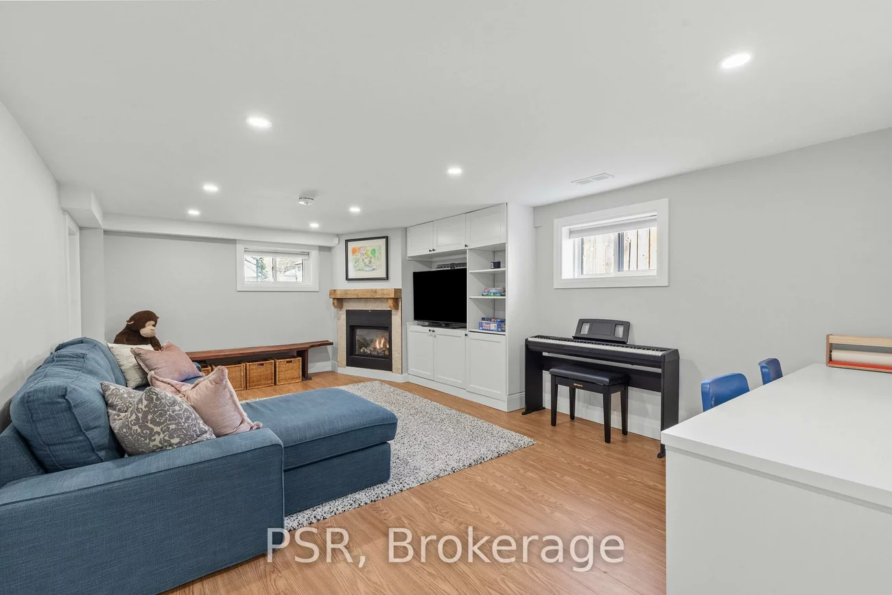 176, Troy, Mineola, Mississauga
