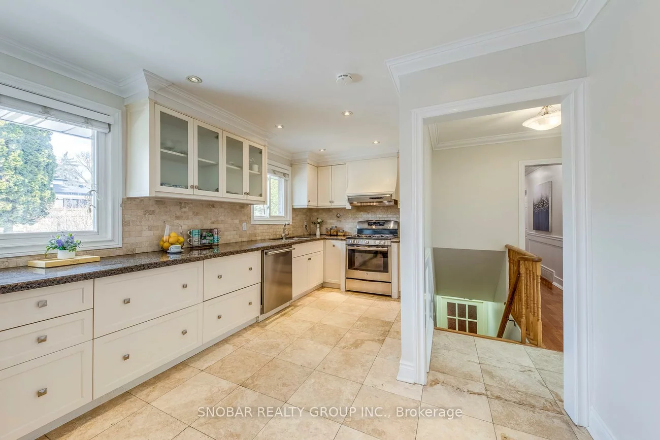 71, Premium, Cooksville, Mississauga
