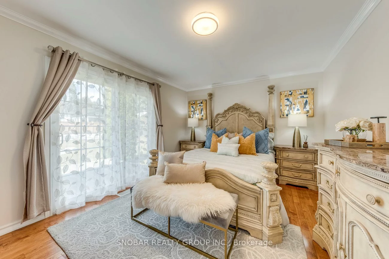 71, Premium, Cooksville, Mississauga