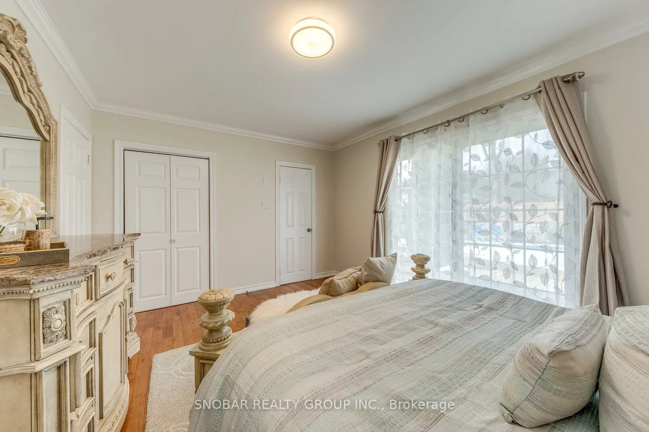 71, Premium, Cooksville, Mississauga