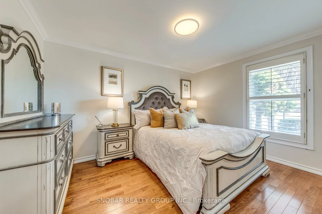 71, Premium, Cooksville, Mississauga