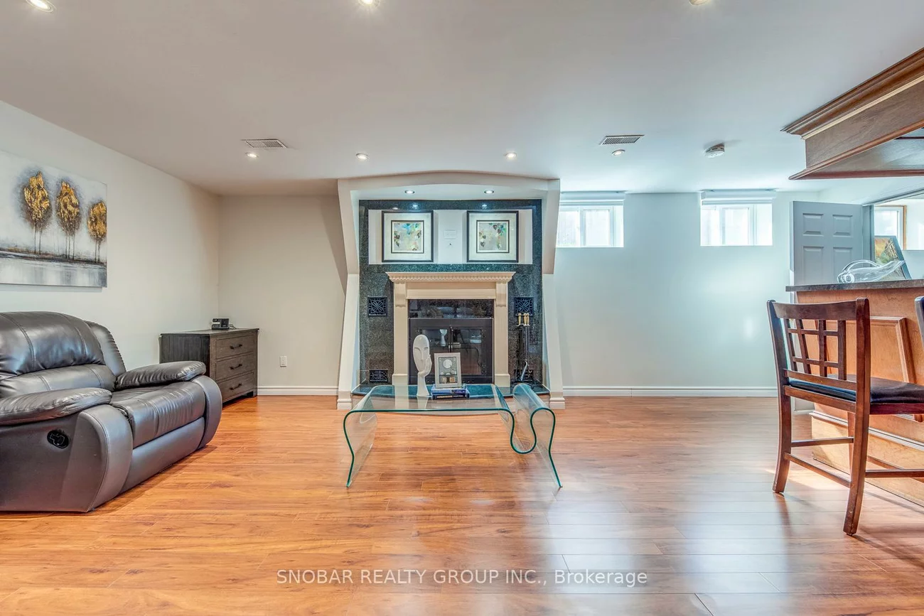 71, Premium, Cooksville, Mississauga