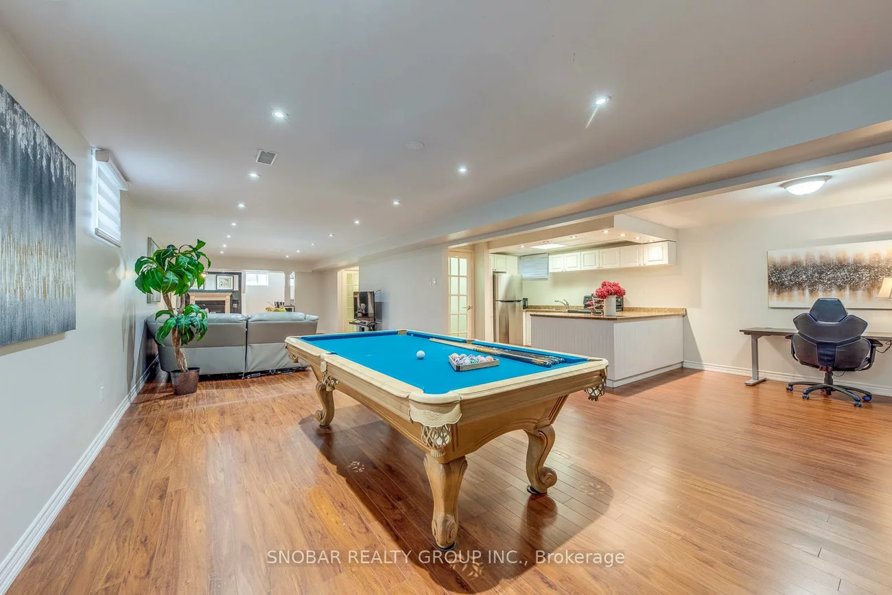 71, Premium, Cooksville, Mississauga