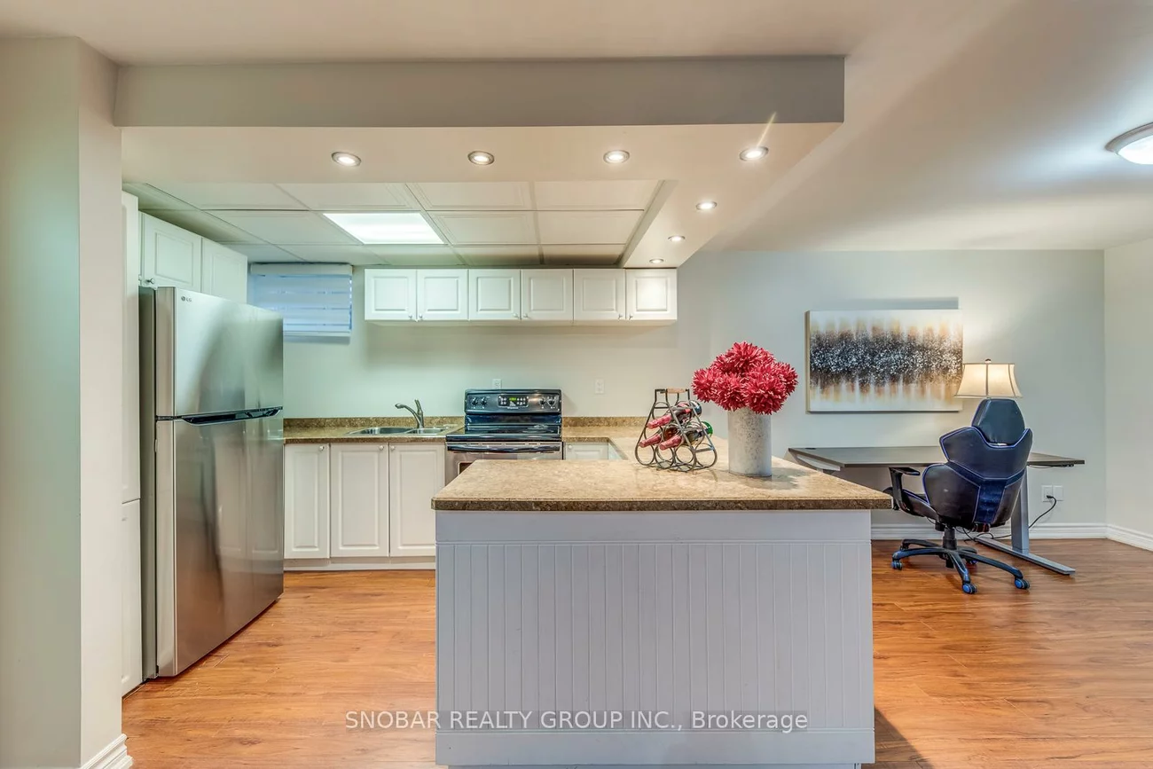 71, Premium, Cooksville, Mississauga