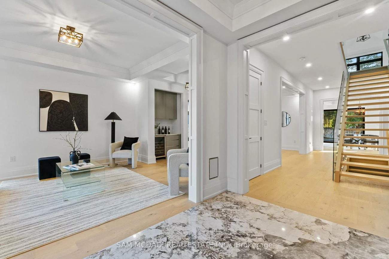 1610, Kenmuir, Mineola, Mississauga