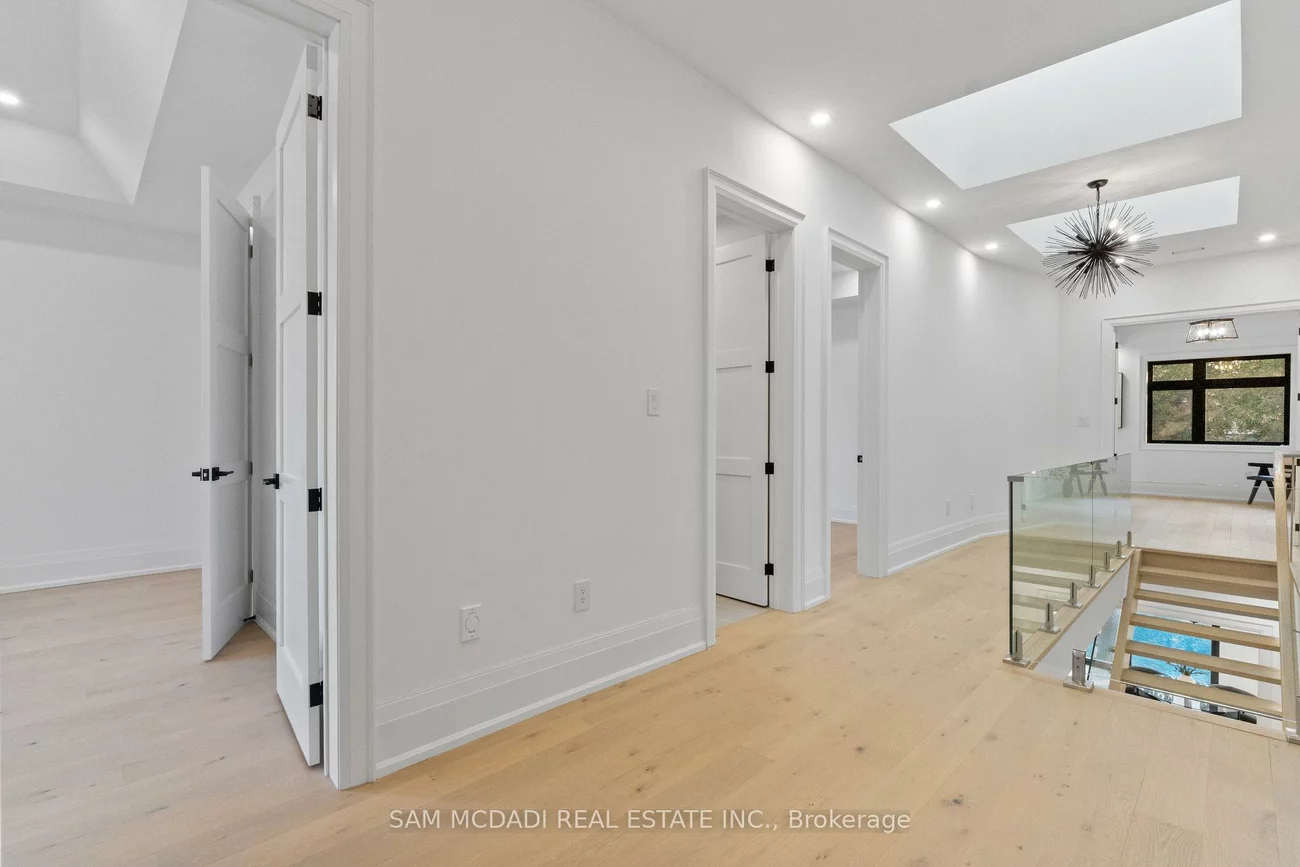 1610, Kenmuir, Mineola, Mississauga