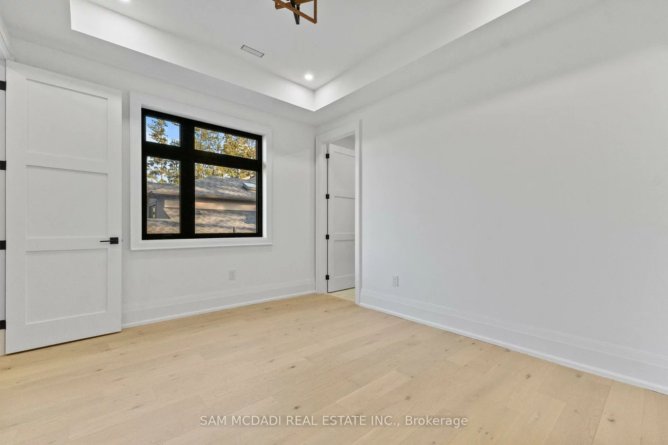 1610, Kenmuir, Mineola, Mississauga