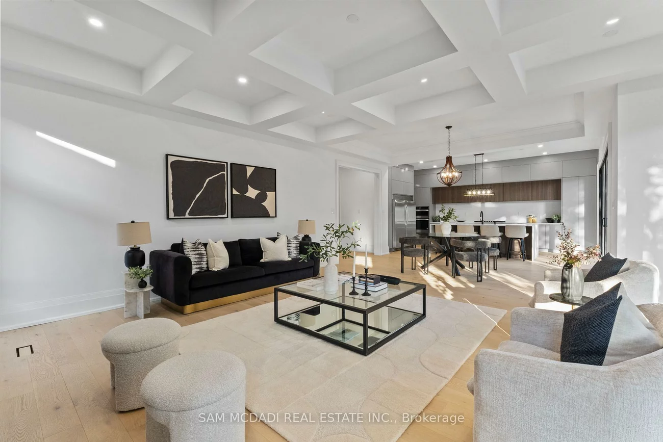 1610, Kenmuir, Mineola, Mississauga