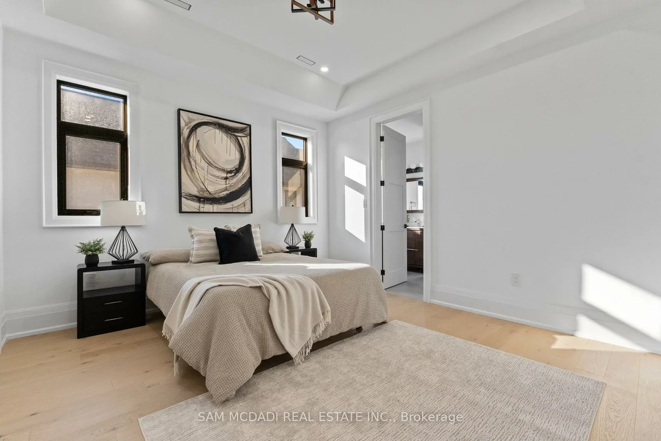1610, Kenmuir, Mineola, Mississauga